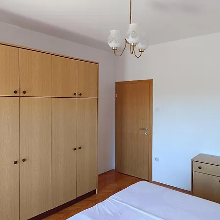 Apartment Sandra 2 *
